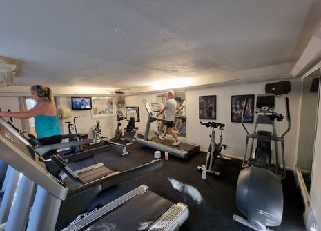 Racquets Fitness Centre picture